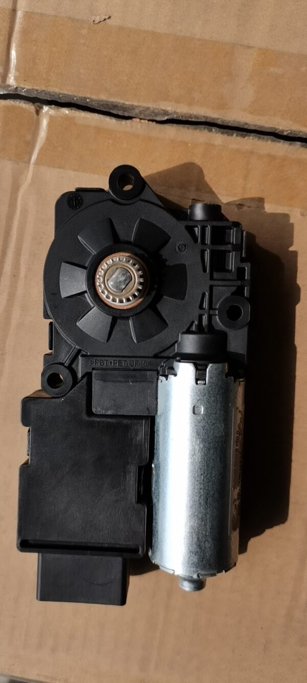 Suitable for SAIC MG ZS RX5 sunroof motor, sunshade motorOE:10544822 - 图片 3